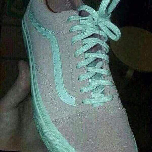 What color do you see it as? Gray-Blue or Pink-White?