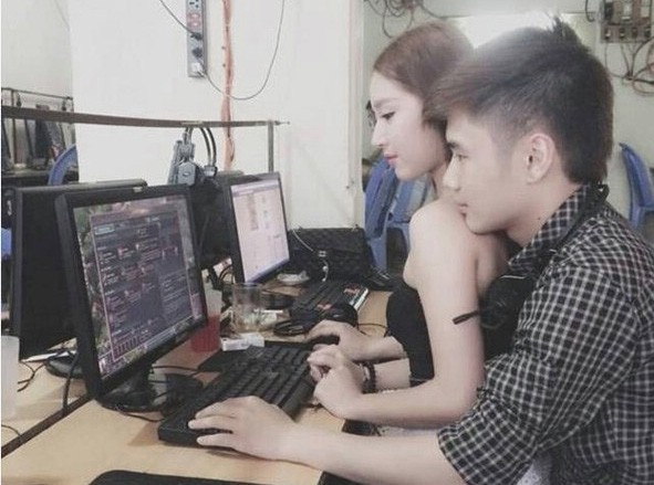 cam dong cap doi game thu viet ky niem 300 ngay yeu nhau nho game 1579338481661569710224