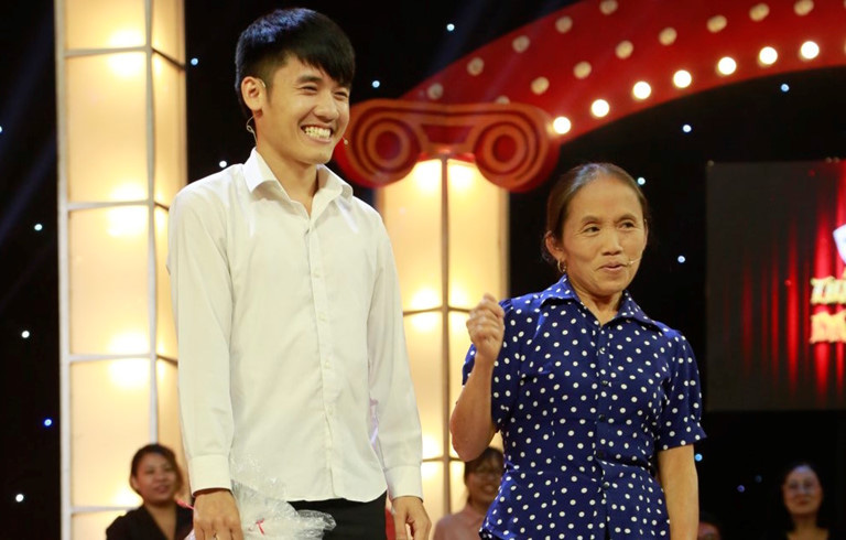 Bà Tân Vlog Criticized for Being "Bland" on the Gala of Challenge of Comedy, Refuses to Accept Prize Money from the Show 1 Bà Tân Vlog received a special exemption to enter the Gala of Challenge of Comedy