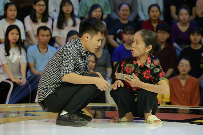 Bà Tân Vlog Criticized for Being "Bland" on the Gala of Challenge of Comedy, Refuses to Accept Prize Money from the Show 2 Bà Tân used a 'familiar script' and passed the first two rounds