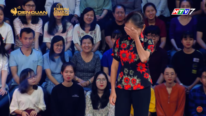 Bà Tân Vlog Criticized for Being "Bland" on the Gala of Challenge of Comedy, Refuses to Accept Prize Money from the Show 4 However, her performance received quite a bit of criticism for being bland and lacking preparation