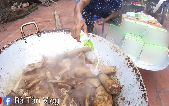 Mrs. Tan Vlog and the Controversial Dishes that Sparked Outrage Among Netizens, Prompting Many to Unsubscribe Immediately 4 But Mrs. Tan used fruit milk