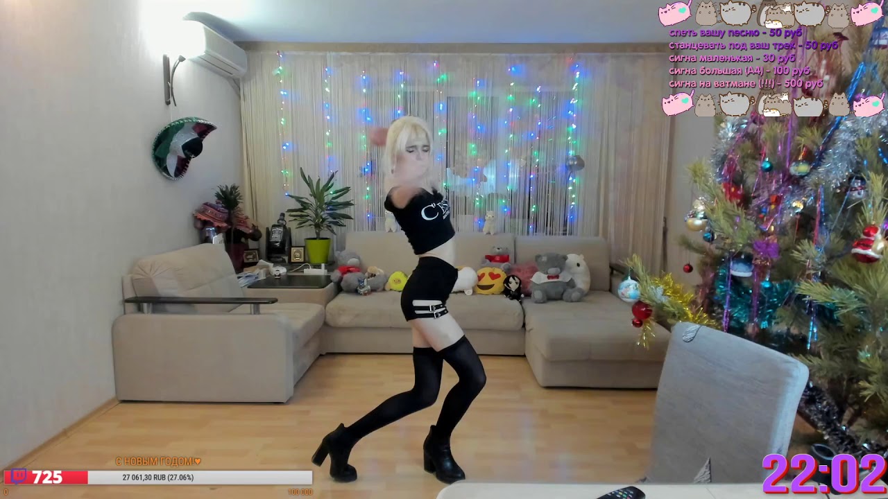 Random Chat with Fans About Upgrading Her Setup, Beautiful Female Streamer Receives a Shower of Donations Worth Millions 2 photo 1 15786244835941465980560