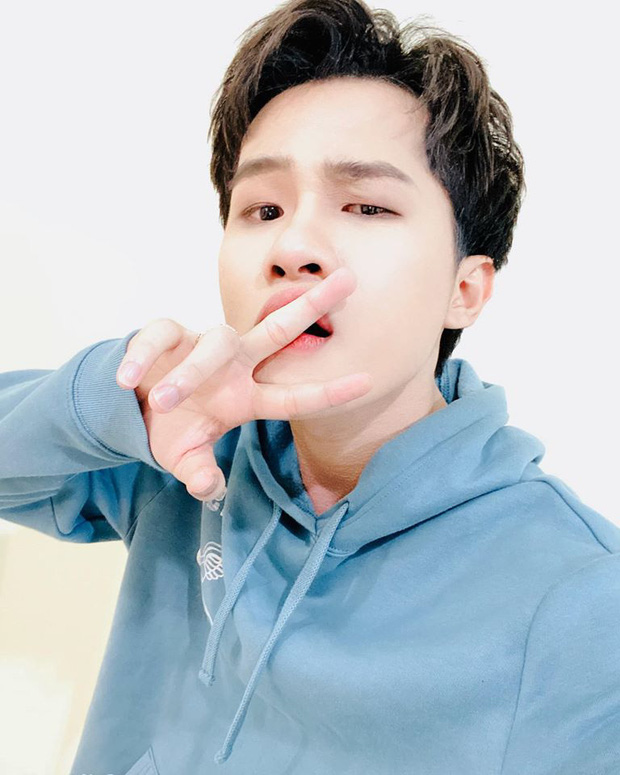 Jack Returns with Bloodshot Eyes, K-ICM Also Hints at Upcoming Comeback 2 The latest image posted by Jack, unsure if the bloodshot eyes are from crying or staying up late