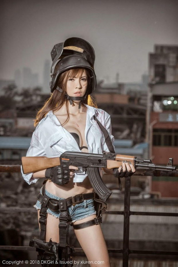 Cai Le Er's PUBG cosplay