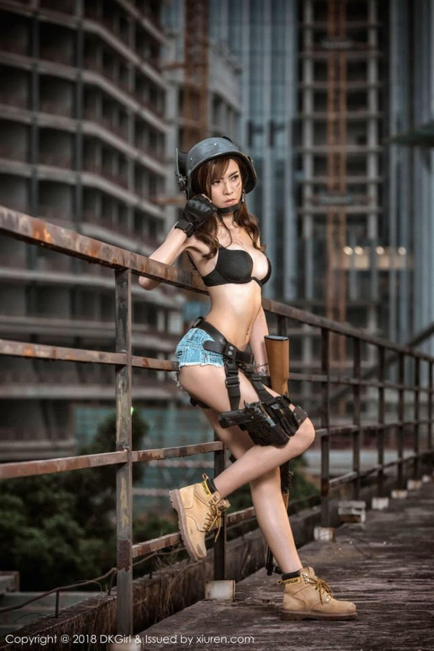 Cai Le Er's PUBG cosplay