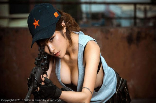 Cai Le Er's PUBG cosplay