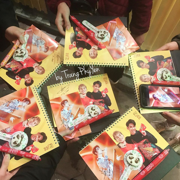 Also did not forget to give gifts - the calendars still featuring the couple Jack & K-ICM