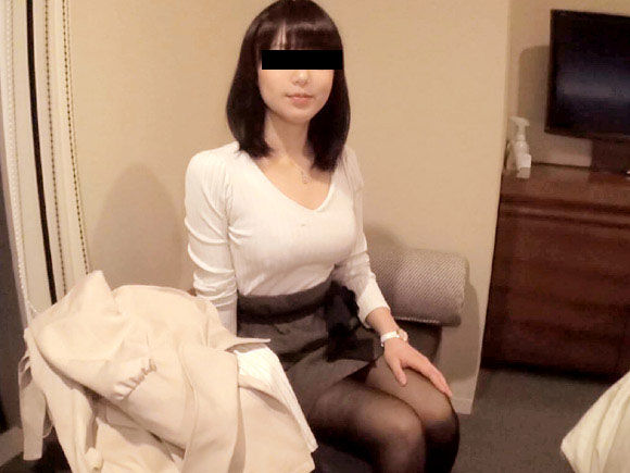 The hot girl has to post a recruitment ad to rent a boyfriend for this Lunar New Year