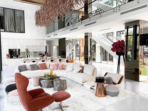 Inside Ngọc Trinh's multi-million dollar villa being completed for Tet.