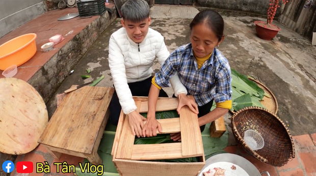 Mrs. Tan Vlog and her son spent a lot of time just putting the cake into the giant mold