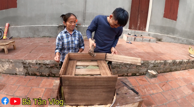 Using a hammer to shape the mold