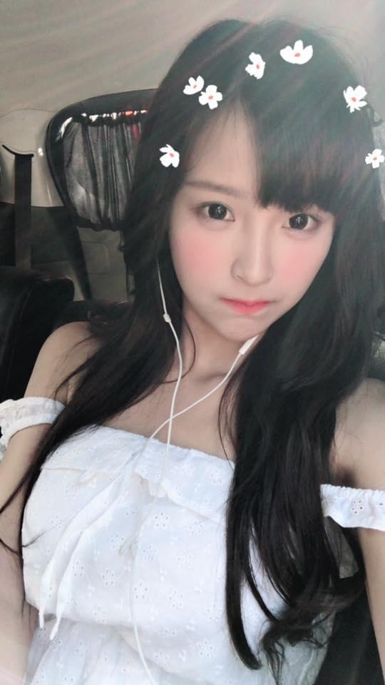 The charming beauty of the streamer hot girl, Tsai Tien-Wan