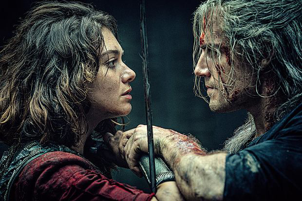 7 Secrets of 'Witcher' Henry Cavill: The 'Thick-Skinned' Actor Who Called Netflix Nonstop to Get Cast, and Always Takes Geralt's Outfit Home After Filming 5 photo 4 1578301367865557974503