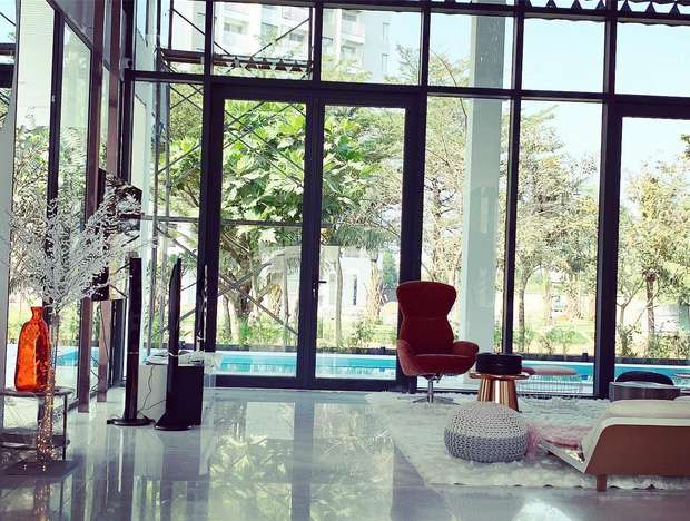 There are still many things in disarray but Ngọc Trinh will also celebrate the New Year in this villa.
