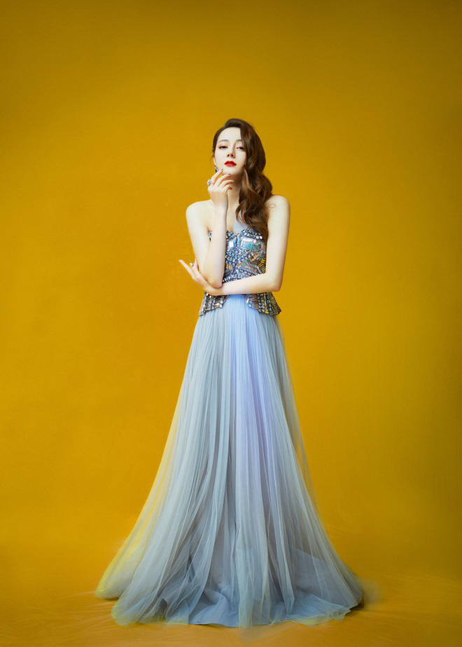 Dilraba Dilmurat Looks Stunning with Heavenly Aura Like a Fairy 10 photo 9 15785382310901036973062