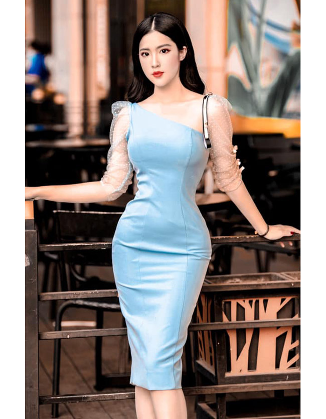 Đoan Nghi also believes that beauty alone is not enough; to succeed, beauty must be accompanied by intelligence.