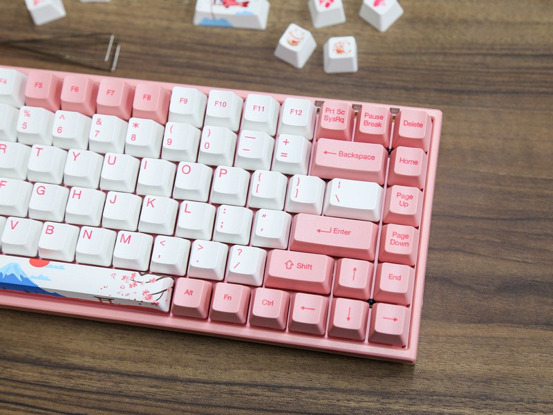 The keyboard is very easy to remove keycaps and offers high stability