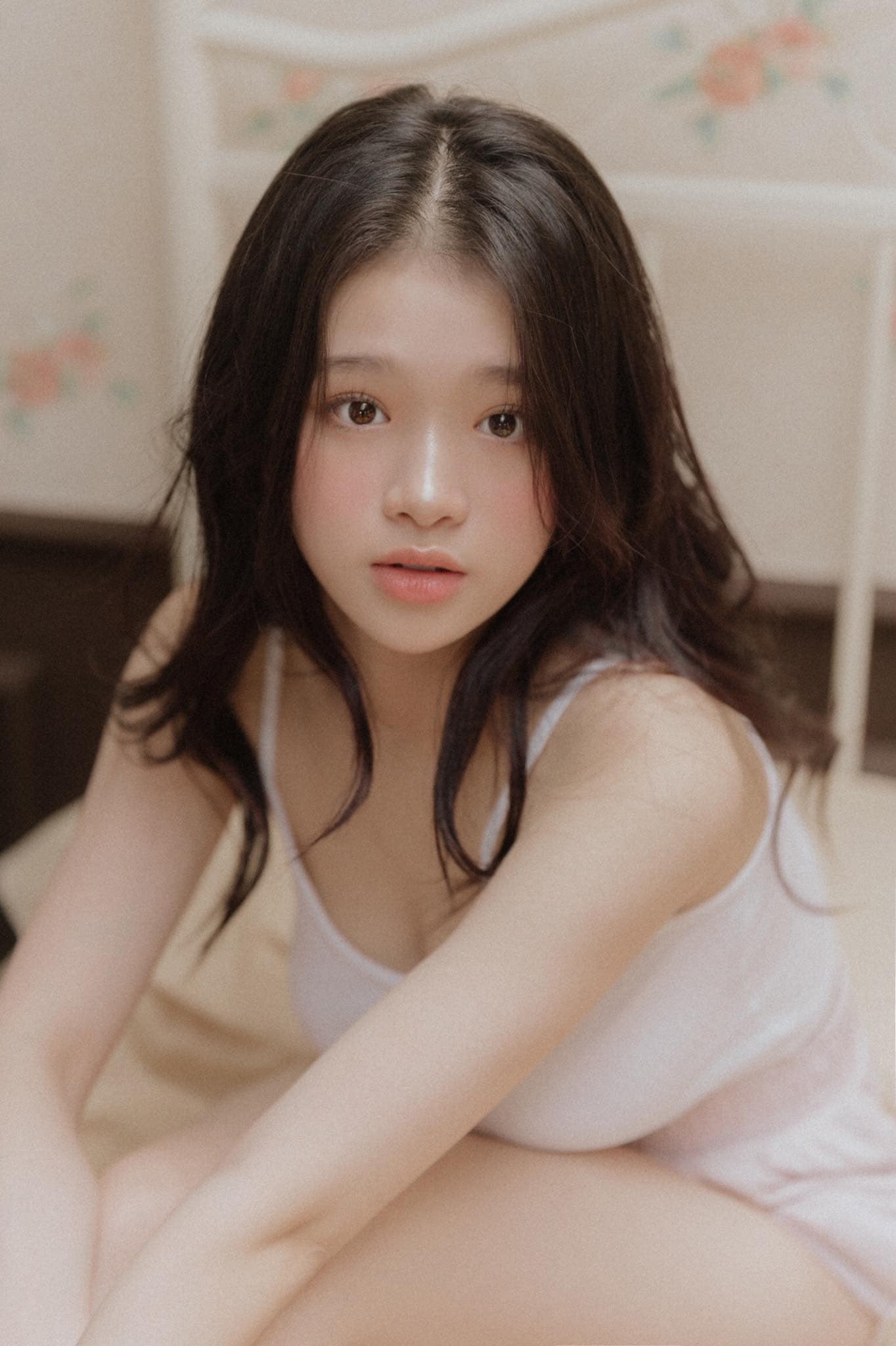 Linh Ka's new photo set on Facebook