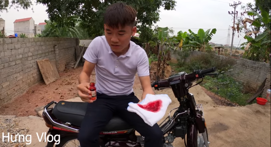 Hung's use of health issues to test his loved ones is considered lacking in humanity.