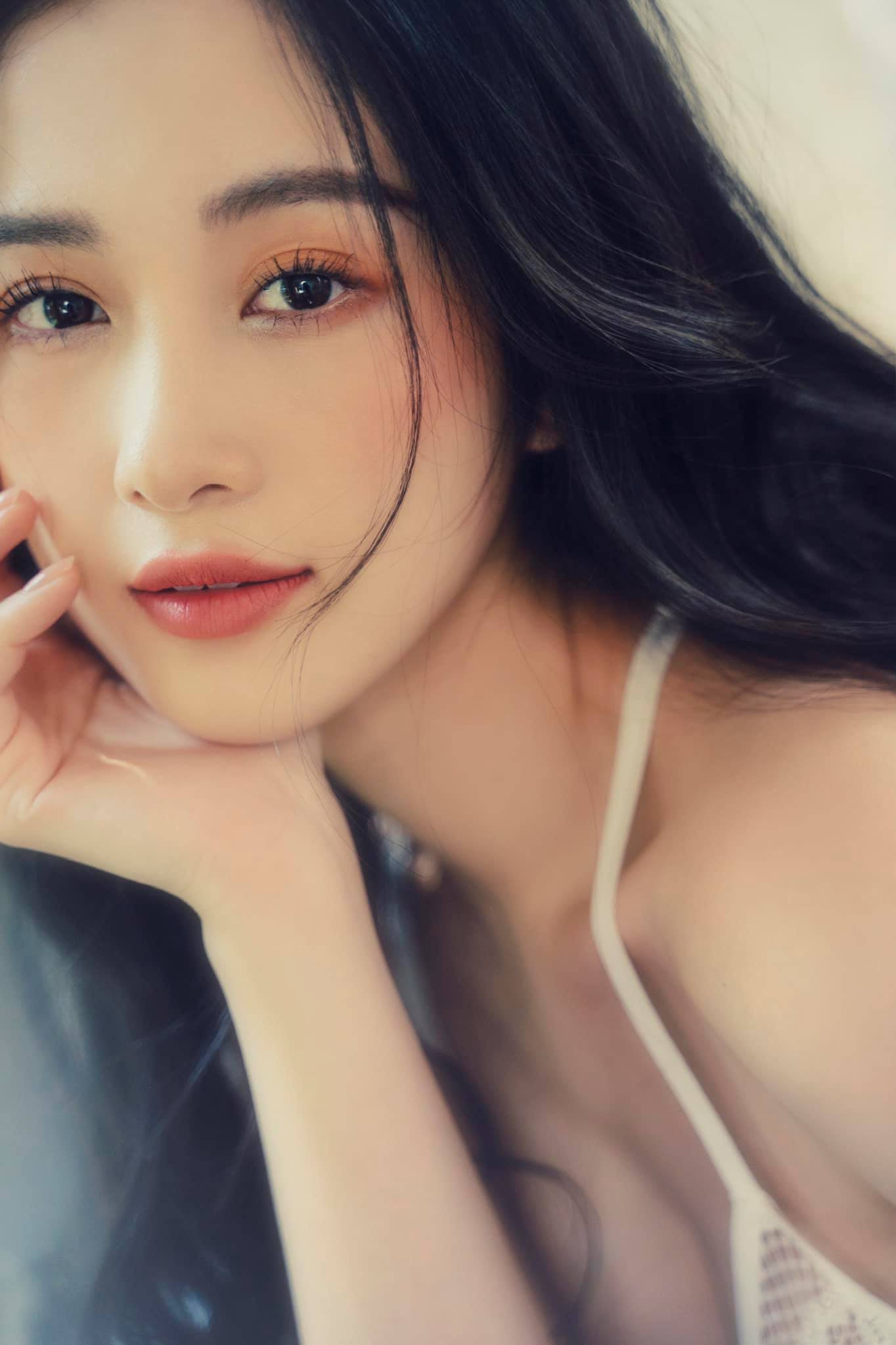Jun Vu possesses an incredibly pure beauty, not at all vulgar, truly deserving of the title 'muse.'