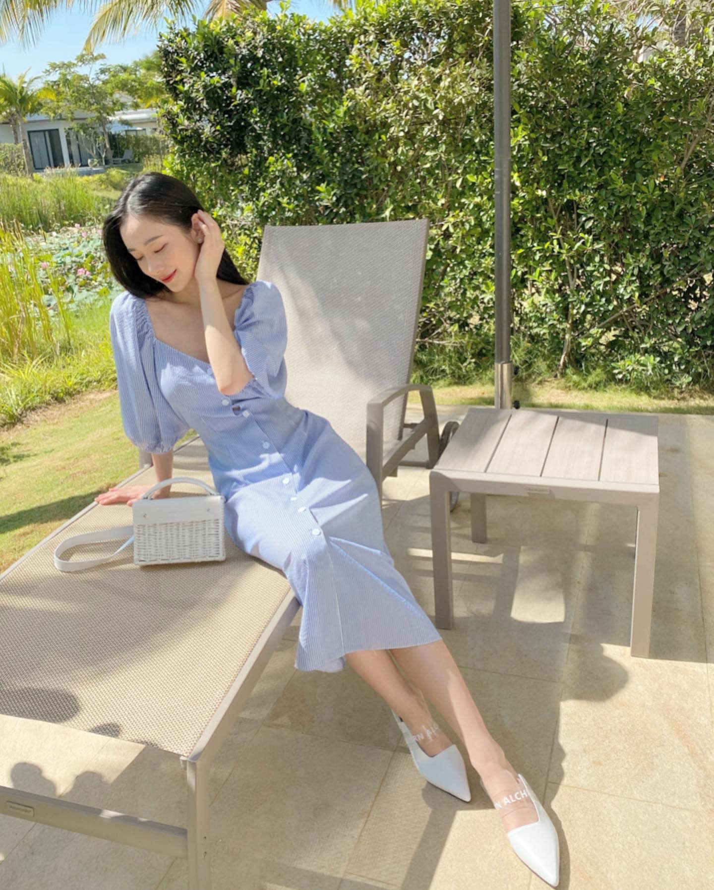 After returning to Vietnam for entertainment activities, she has focused on acting in films quite a lot, including notable projects: 'Tháng năm rực rỡ', 'Người bất tử', 'Gái gà lắm chiêu 3'...