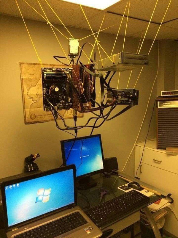 A method to prevent the case from overheating during long gaming sessions by stretching out the electronic devices.