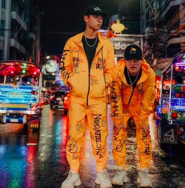 Jack and K-ICM before their rift, wearing a similar outfit to that in the MV
