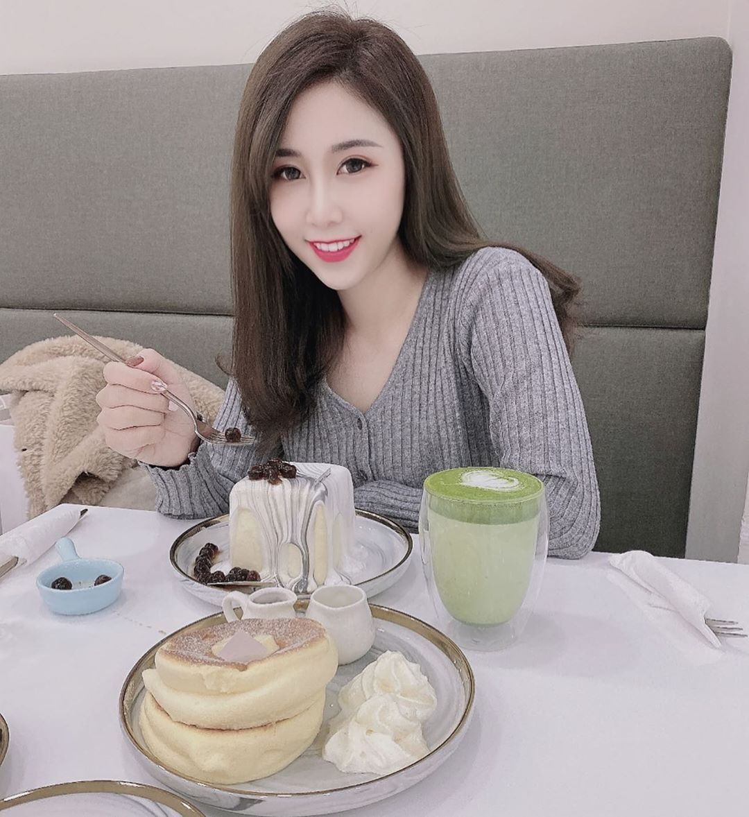 Besides her main job as a flight attendant, she is currently a model for several brands