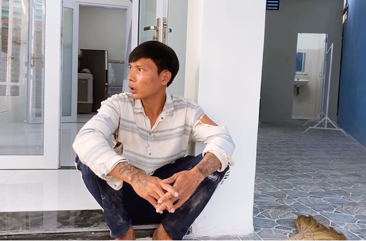 However, he is rumored to have quit construction work after achieving success through YouTube