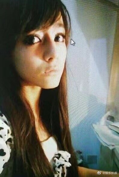 Photos claimed to be from Dilraba Dilmurat's university days