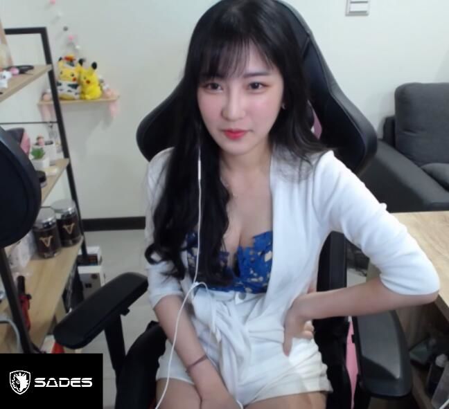 Rarely anyone notices the streamer’s 'trick'