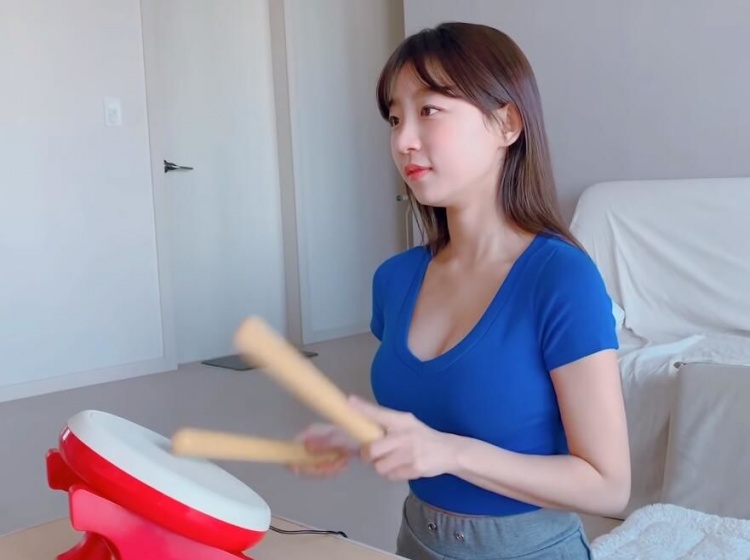 Then she sat down to play video games