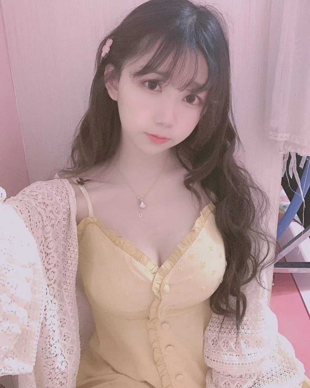 No matter how much she transforms, the streamer is always warmly supported