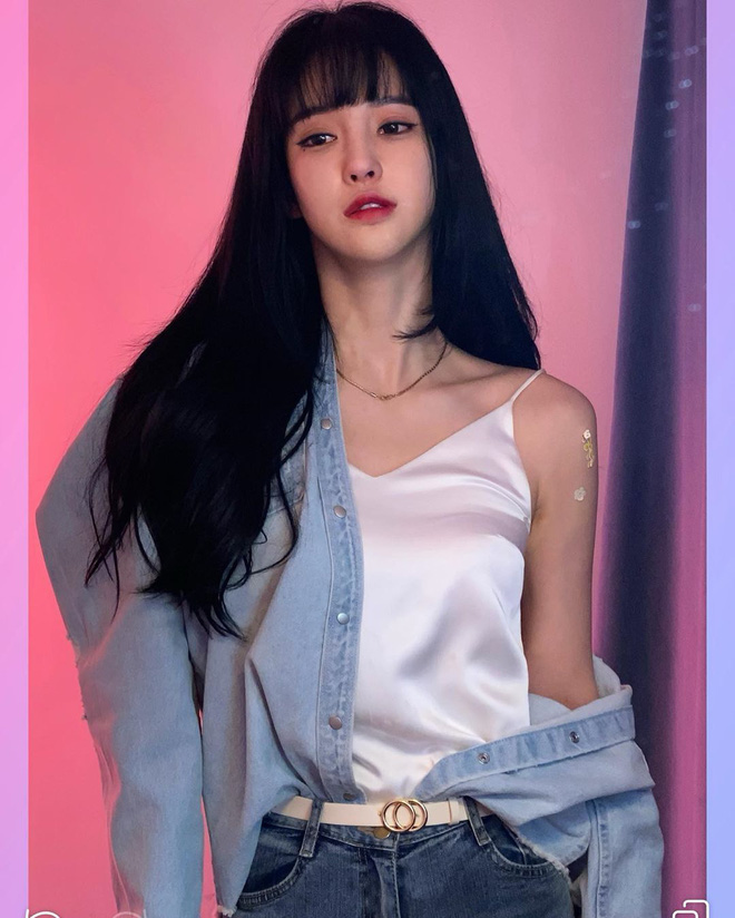 Currently, she is participating in a few period dramas and doing advertisements in the billion-people country.