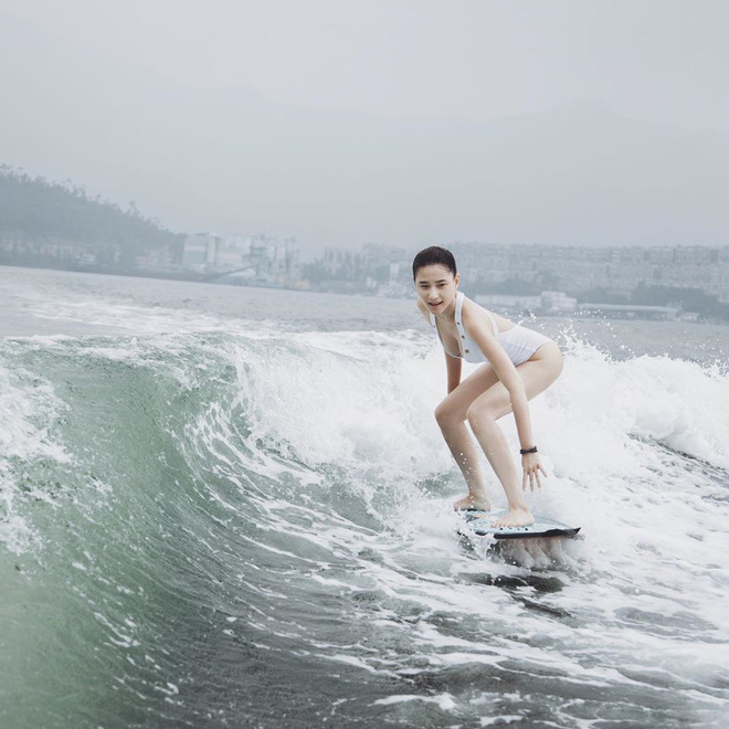 She rarely boasts about her wealth and usually just updates her personal page with cheerful, lively everyday images.