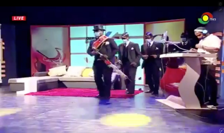 A member of the famous Pallbearers Dance group once mentioned that the growth of this profession has helped reduce unemployment.