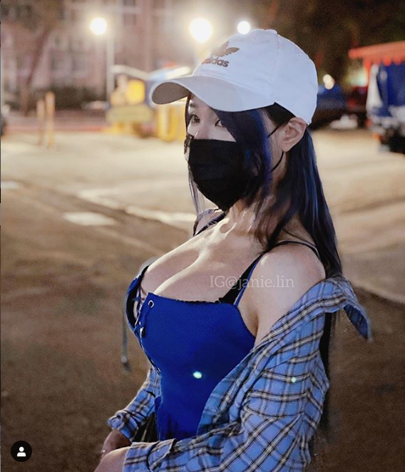 Her Instagram page boasts over 840 thousand followers.