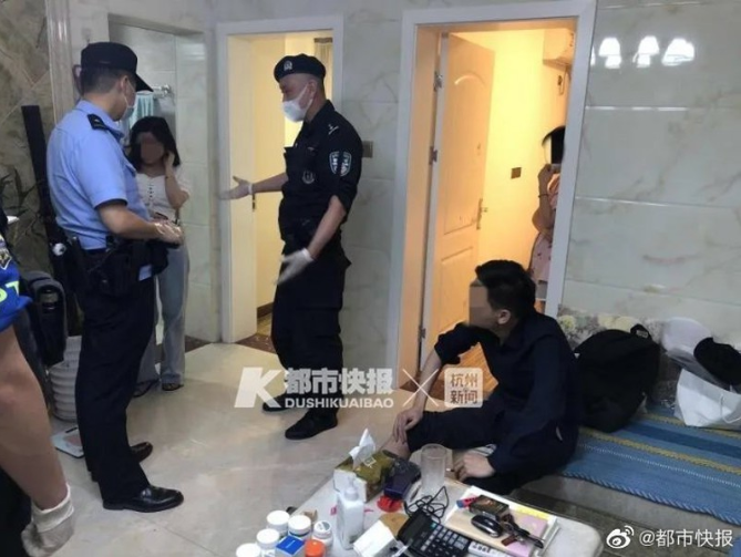 In addition to compensation, the woman was also arrested by the police for endangering the public.