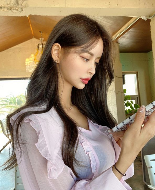 J.hae has a very unique fashion style.