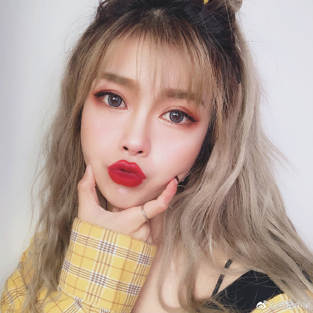 She doesn’t look as pretty as in her posted photos