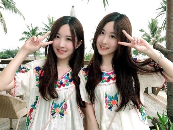 The beauty of the two girls continues to receive much admiration