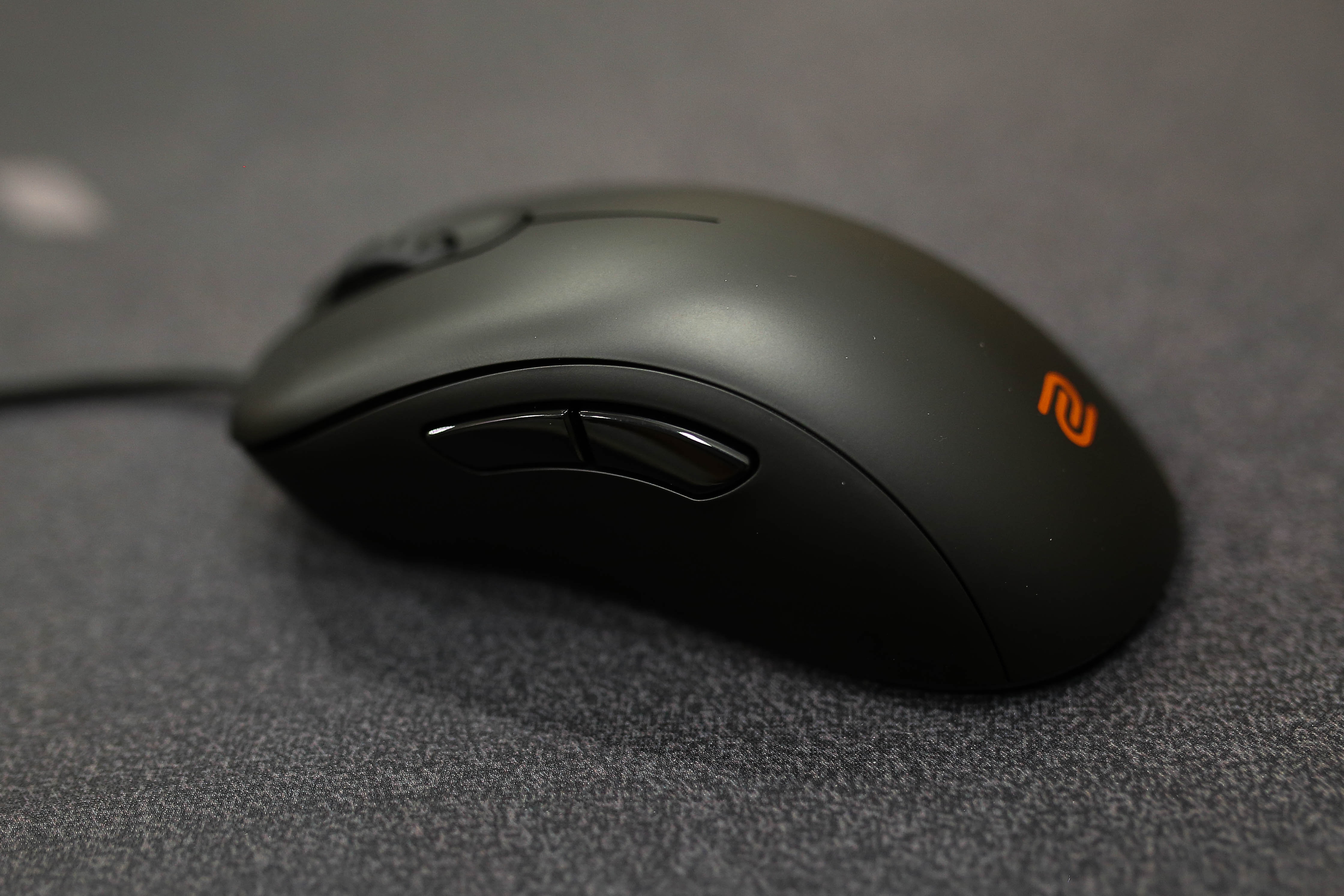 Scroll wheel suitable for gaming but difficult for office users