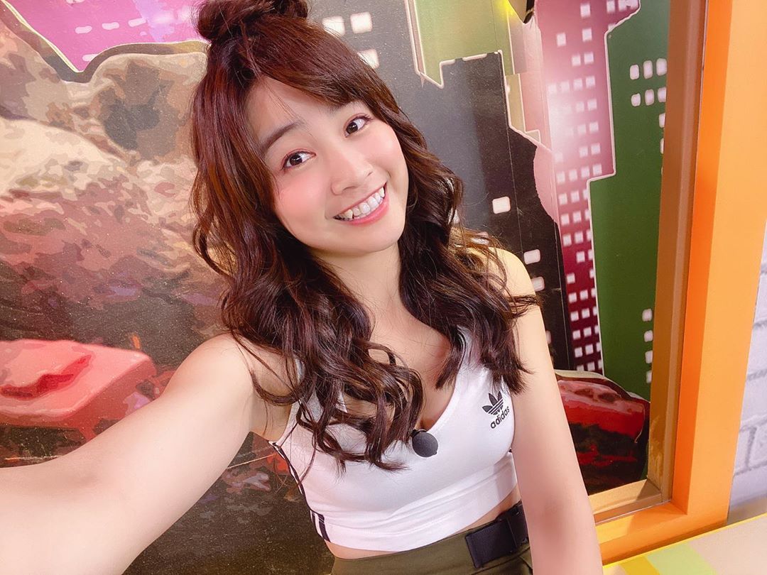 Portrait of Chen Yi - the famous and beautiful YouTuber