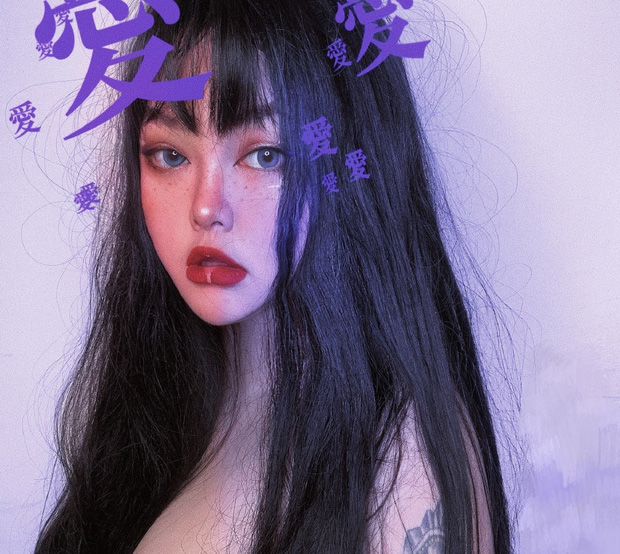 Tuyết Di is a hot girl famous for her unique style