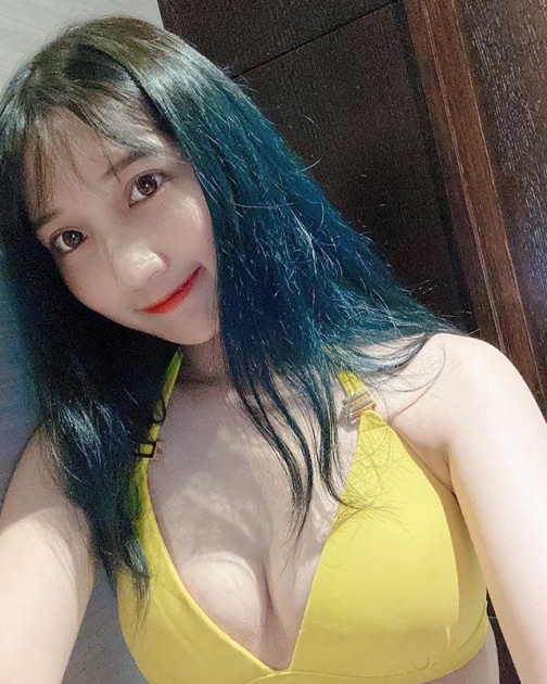 The image of the girl in a bikini that has been trending recently