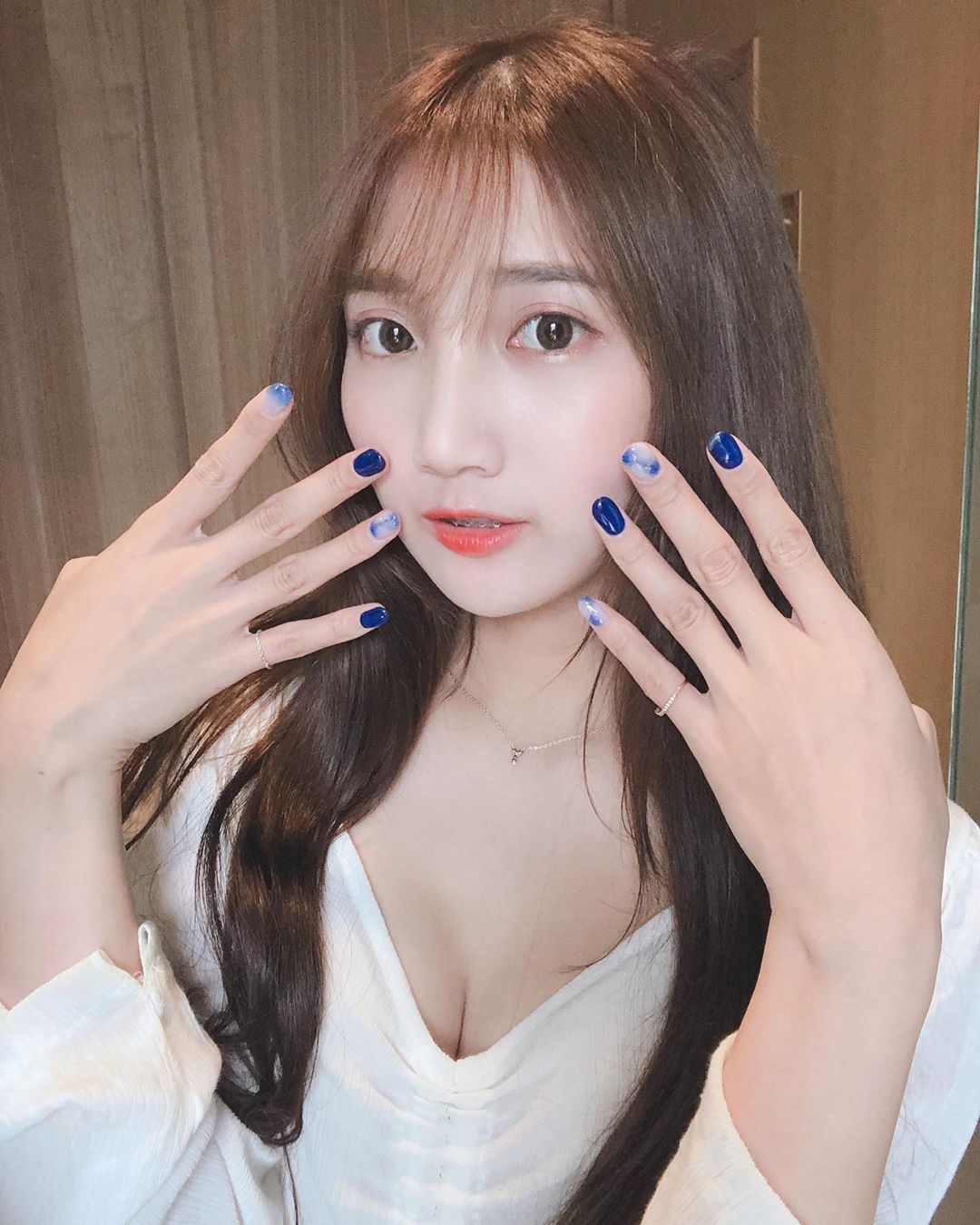 Yaya - the beautiful streamer in the story