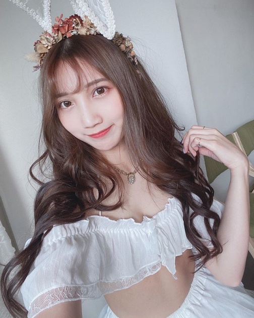 Yaya later got angry and stated that no one would get breast surgery and end up smaller like that