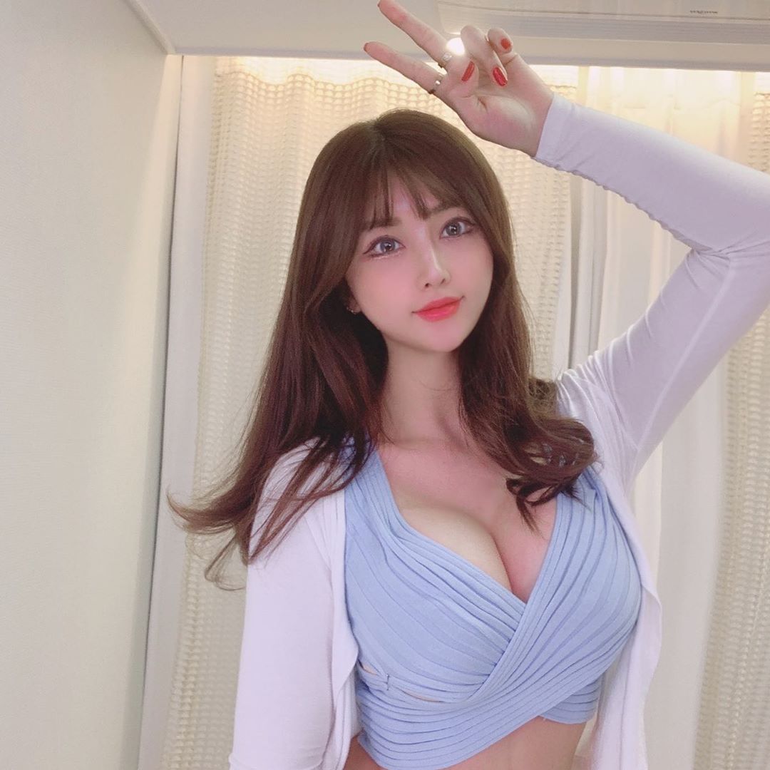 She looks no different from a mannequin or wax figure