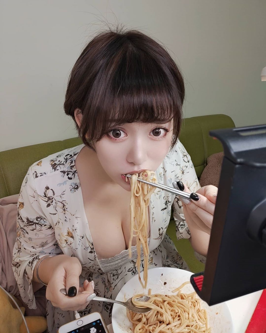Dora just eats noodles on stream without doing much else